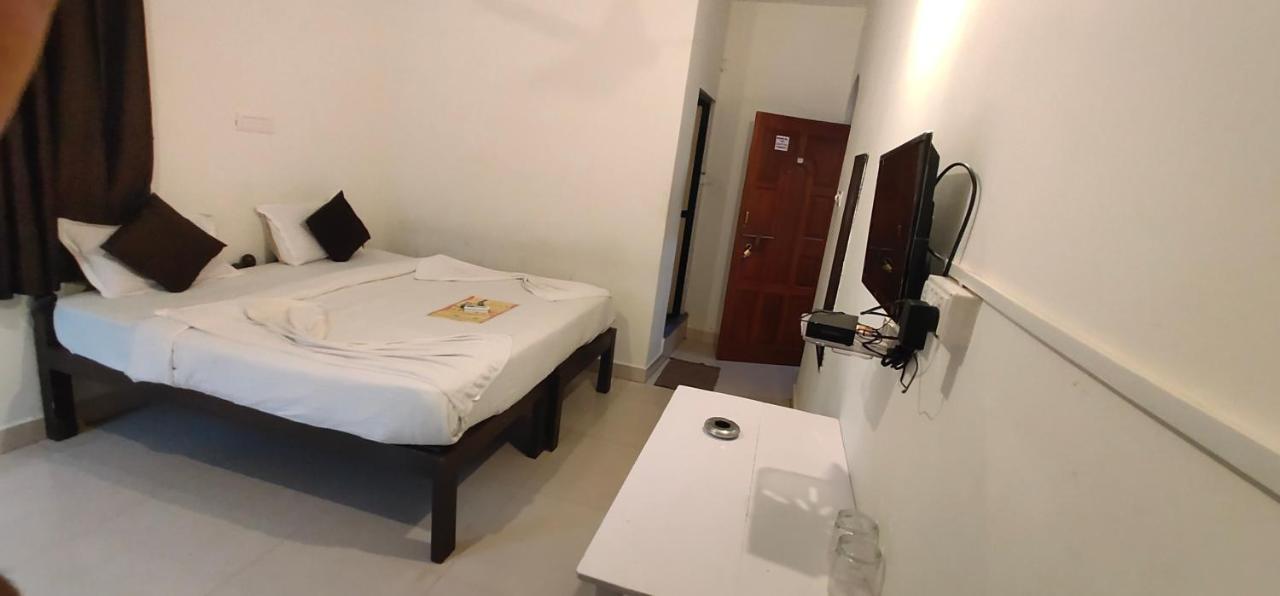 Rj14 Accommodations At Baga Beach Exteriör bild